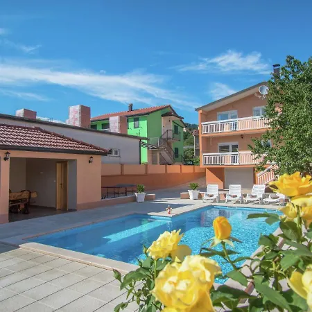 Modern In With Private Pool