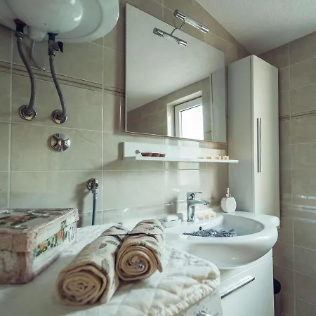 Modern In With Private Pool Holiday home *